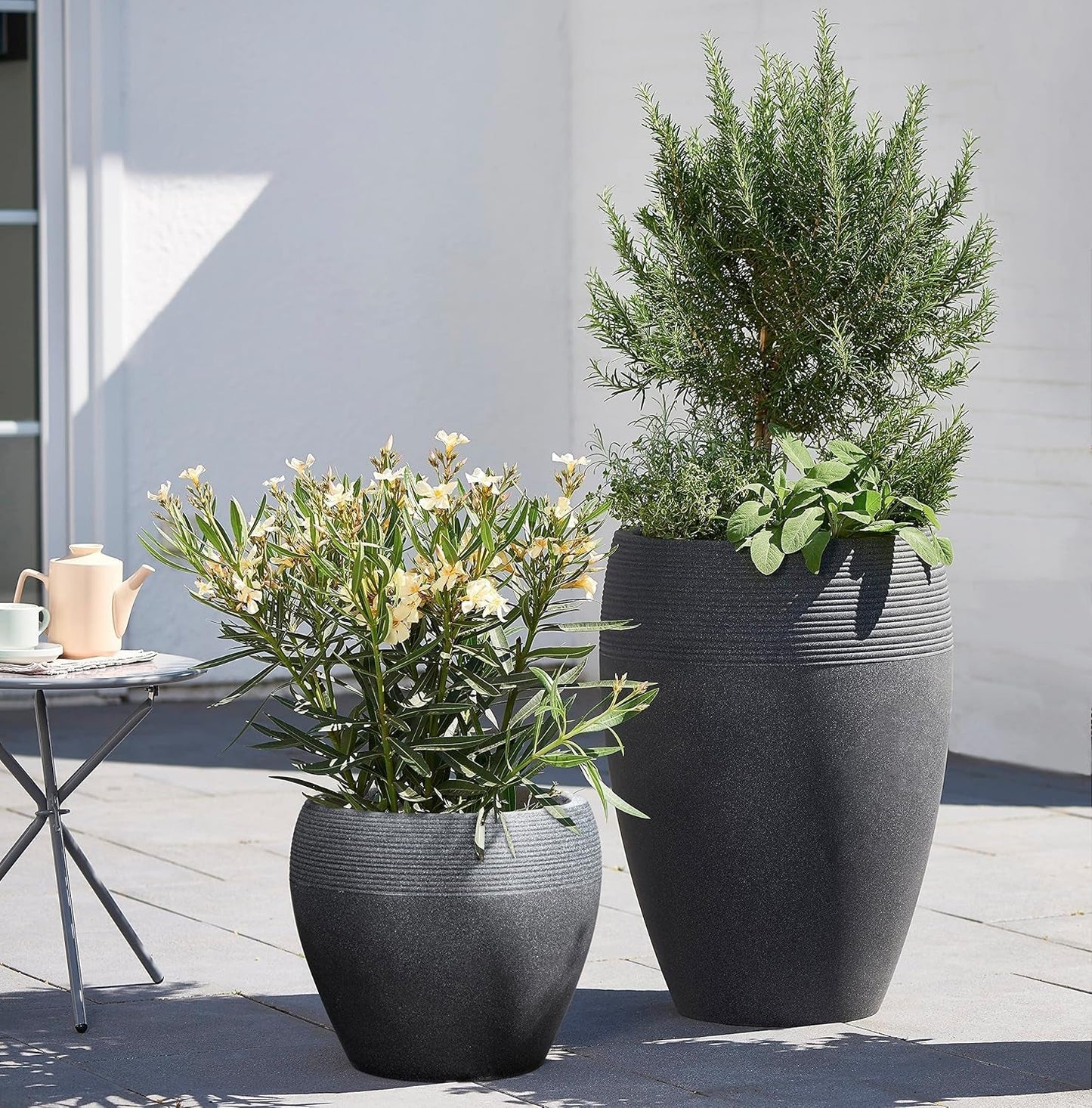 Scheurich Lineo, plastikkasse, sort granit, diameter 30 cm, højde 24,1 cm, volumen 11 l.