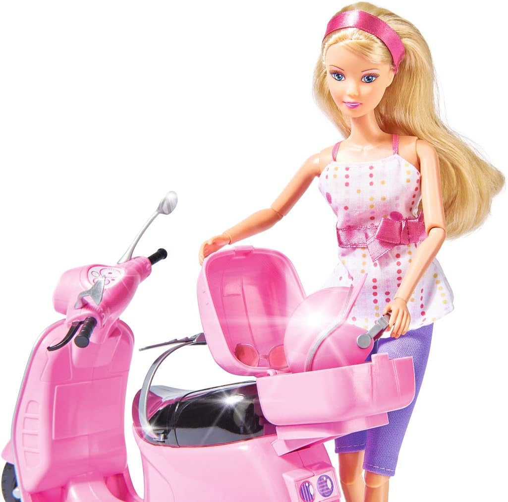 Simba 105730282 - Steffi Love Chic City Scooter, Steffi med Pink Scooter med hjelm og hjelmrum, Modedukke, 29 cm, til børn fra 3 år