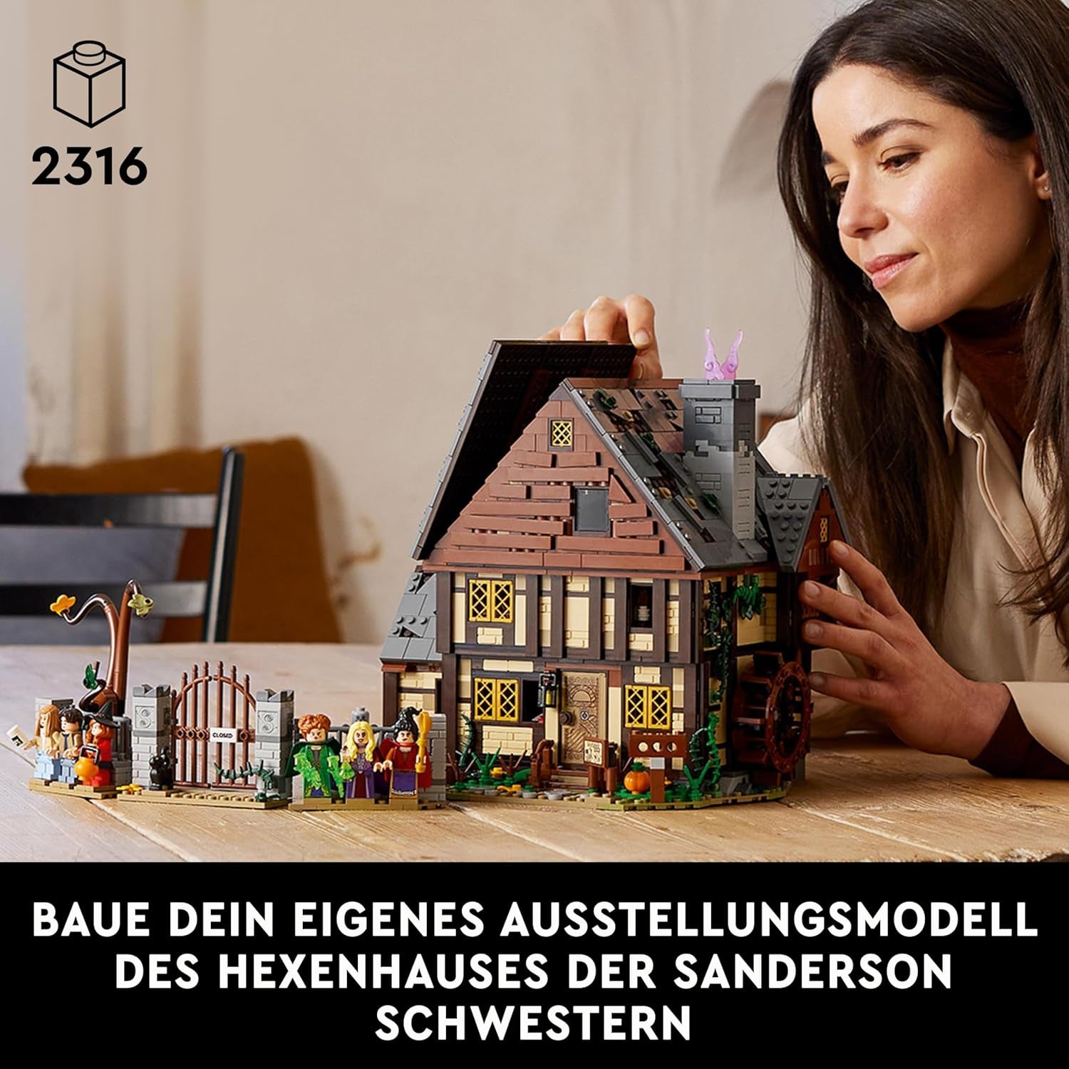 LEGO Ideas Hocus Pocus: Sanderson Sisters Witch House Sæt, Voksensamlingssæt med hus, 6 minifigurer og tilbehør, Kvinde og Mandlige 21341 byggesæt Besuche den LEGO-Store