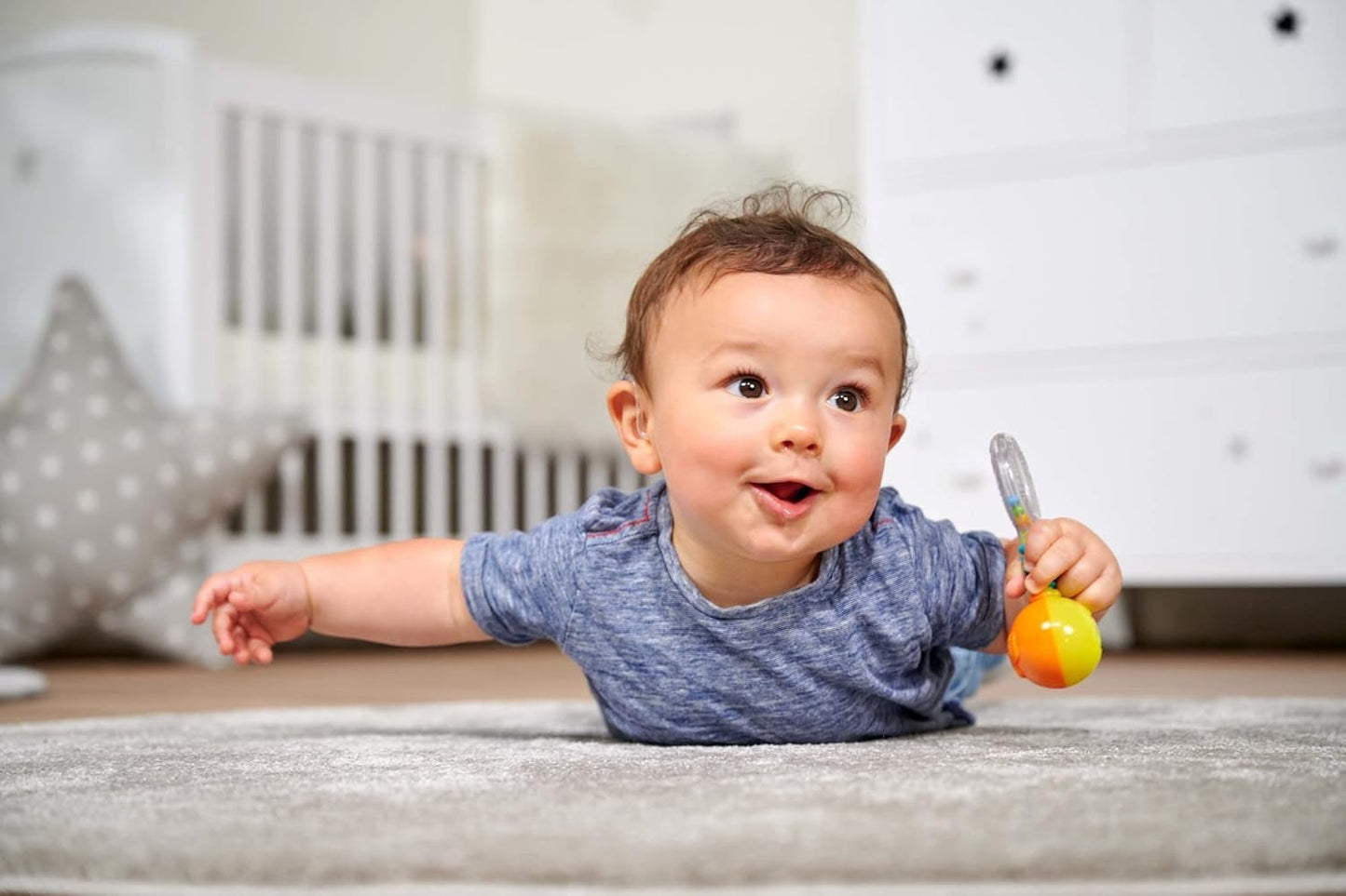 Simba 104010060 - Rangle ABC lyser, lyser ved rystet, 14cm, legetøj til babyer, rangle til babyer, første udstyr, fra 3 måneder, gul Jucarii Bebe Naty Shop
