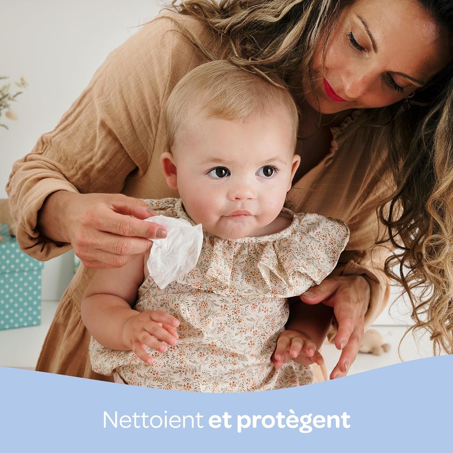 BIOLANE - Babyvådservietter med vand - 225 servietter - 3 x 75 stykker - Skånsom og effektiv rengøring - Fra fødslen - Fransk kvalitet