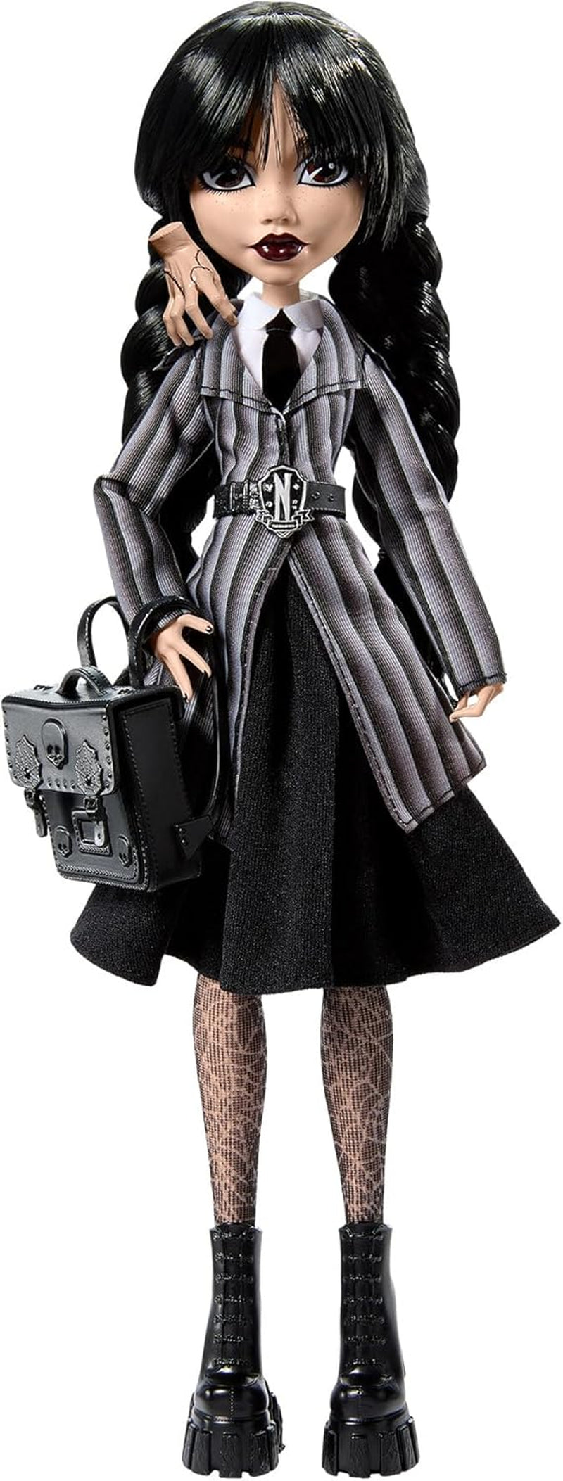Monster High Wednesday Puppe und Accessoires, Wednesday Addams Sammelfigur in Nevermore Academy Uniform mit Eiskaltem Händchen und Rygsæk, Puppenständer, HXJ04