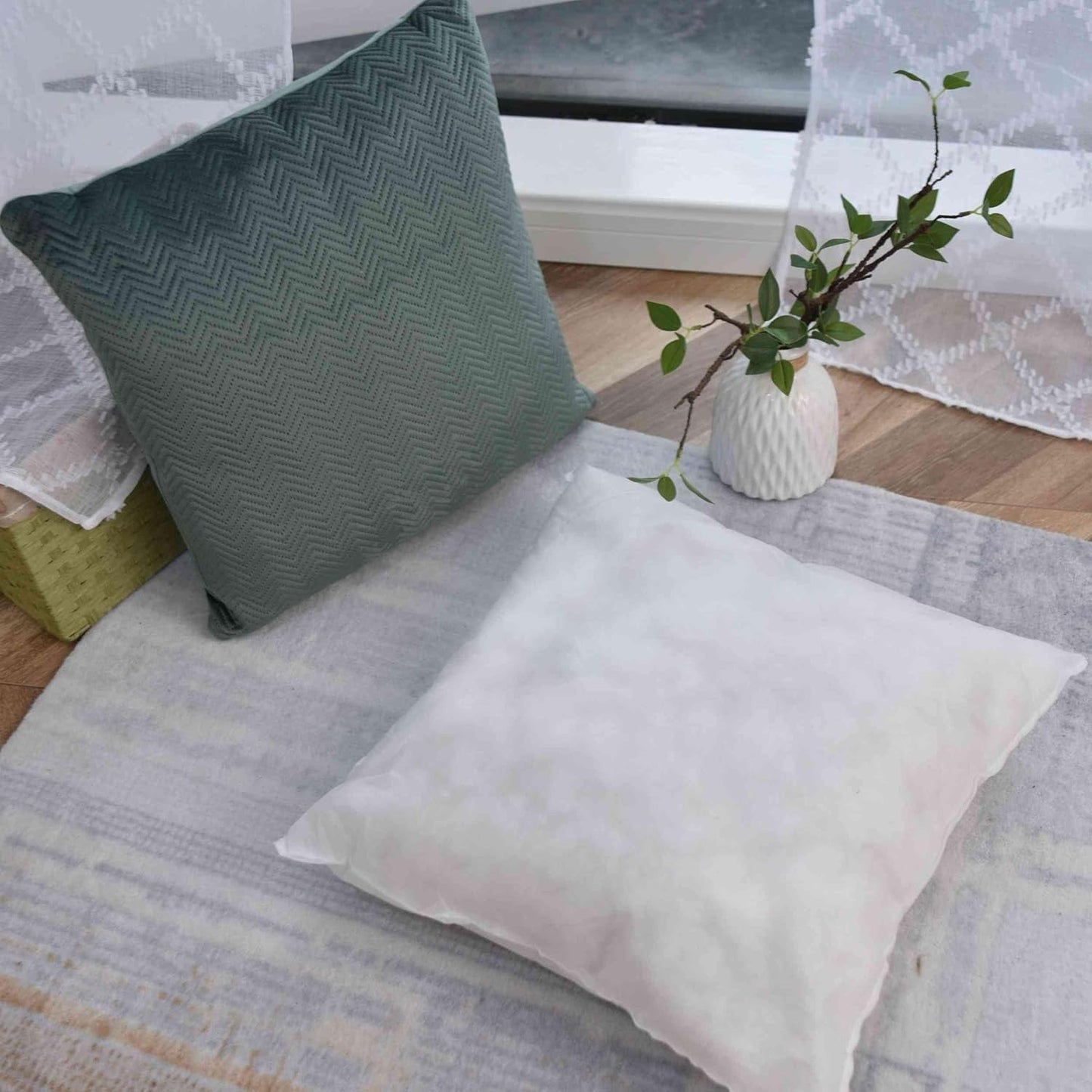 Gardinbokspude Pyntepude Lxb 45X45 Cm Grøn Jacquard "Greta" med sildebensdesign Let vedligeholdende lynlåslukning Blødt fyld 320G - Forskellige farver, 2023510 Rejsepuder Naty Shop