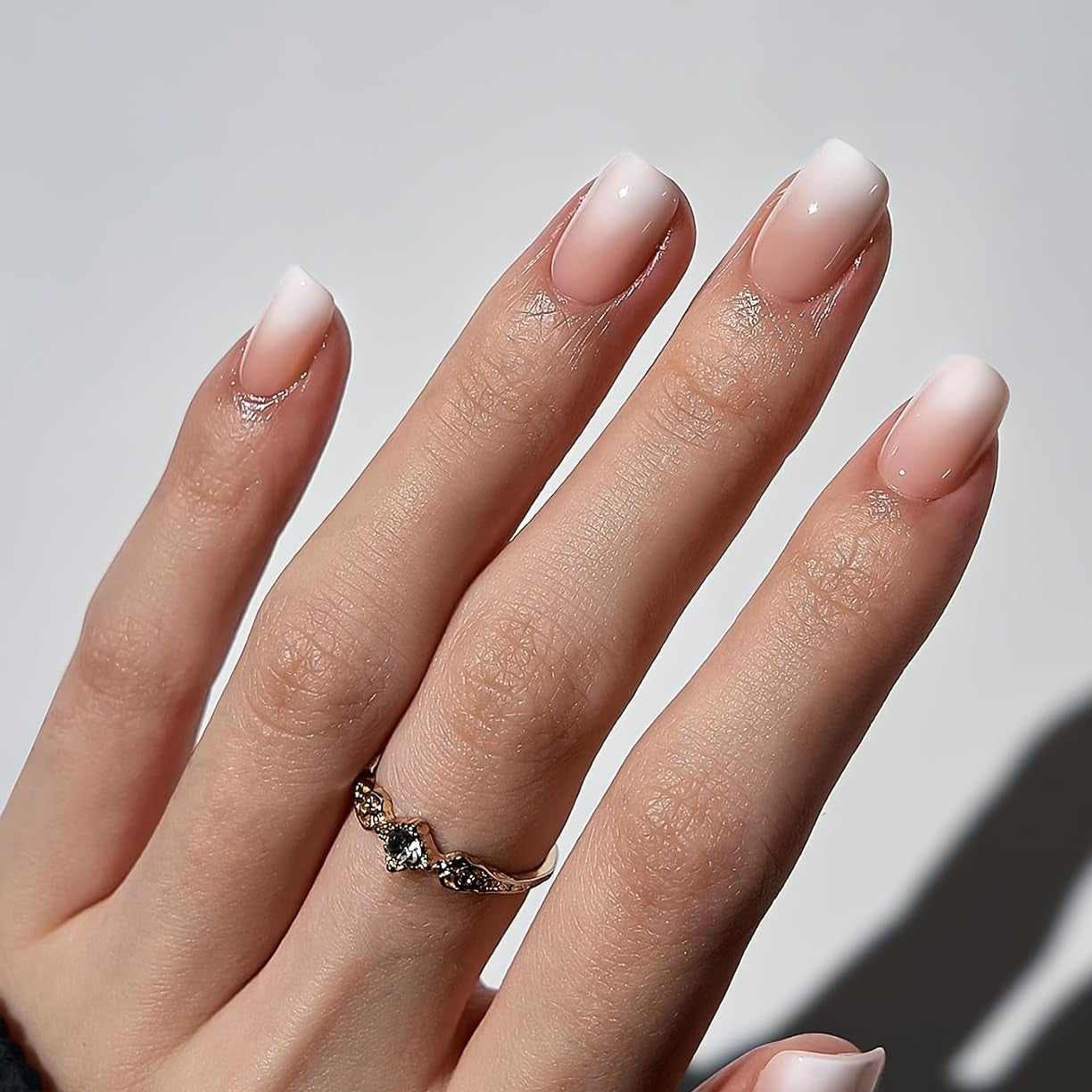 Selvklæbende kunstige neglesæt - franske falske negle - 24 stykker Kort firkantet design Hvid Pink Gradient Kunstige Negle Ballerina Manicure (Kort Pink Gradient)