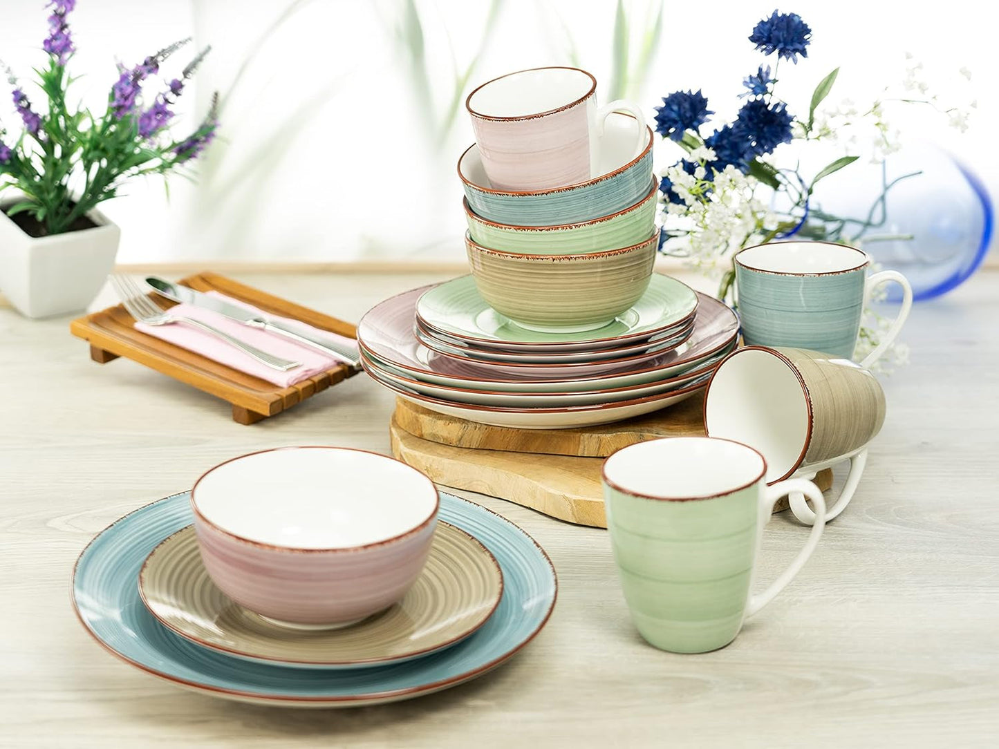 CreaTable, 22582, SAMBA-serien, 16-delt porcelænssæt til 4, Combo-service i porcelæn, Tåler opvaskemaskine og mikroovn, Kvalitetsfremstilling