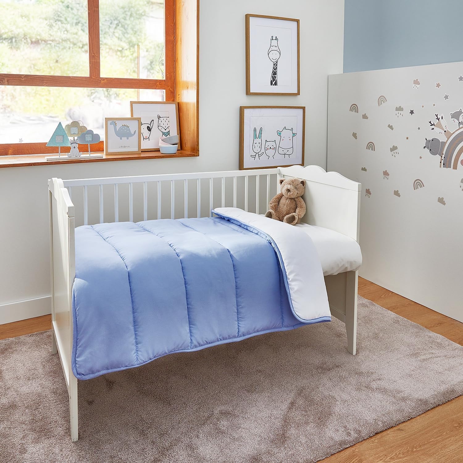 Pikolin Home - Vendbar dyne 300 G - Tofarvet nordisk fyld - Til tremmeseng 60 - Fjerfyldt, varm, åndbar, blå/hvid, 100 X 120 cm Dyner og dyner Naty Shop