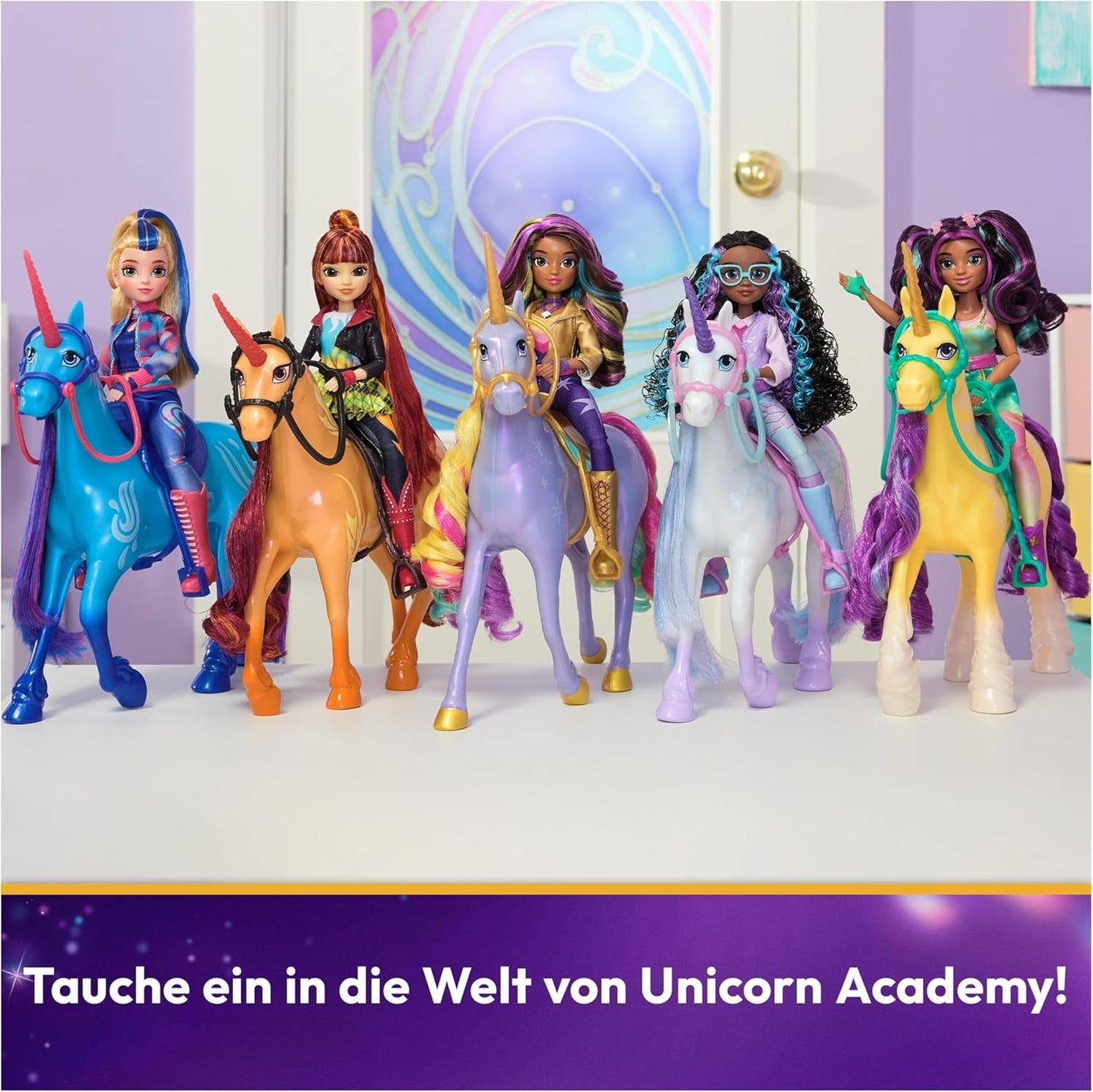 Unicorn Academy Valentina Doll - den originale dukke fra den populære Netflix-serie, er 24 cm høj og har 5 tilbehør til fantasifuldt rollespil, til børn fra 4 år og opefter