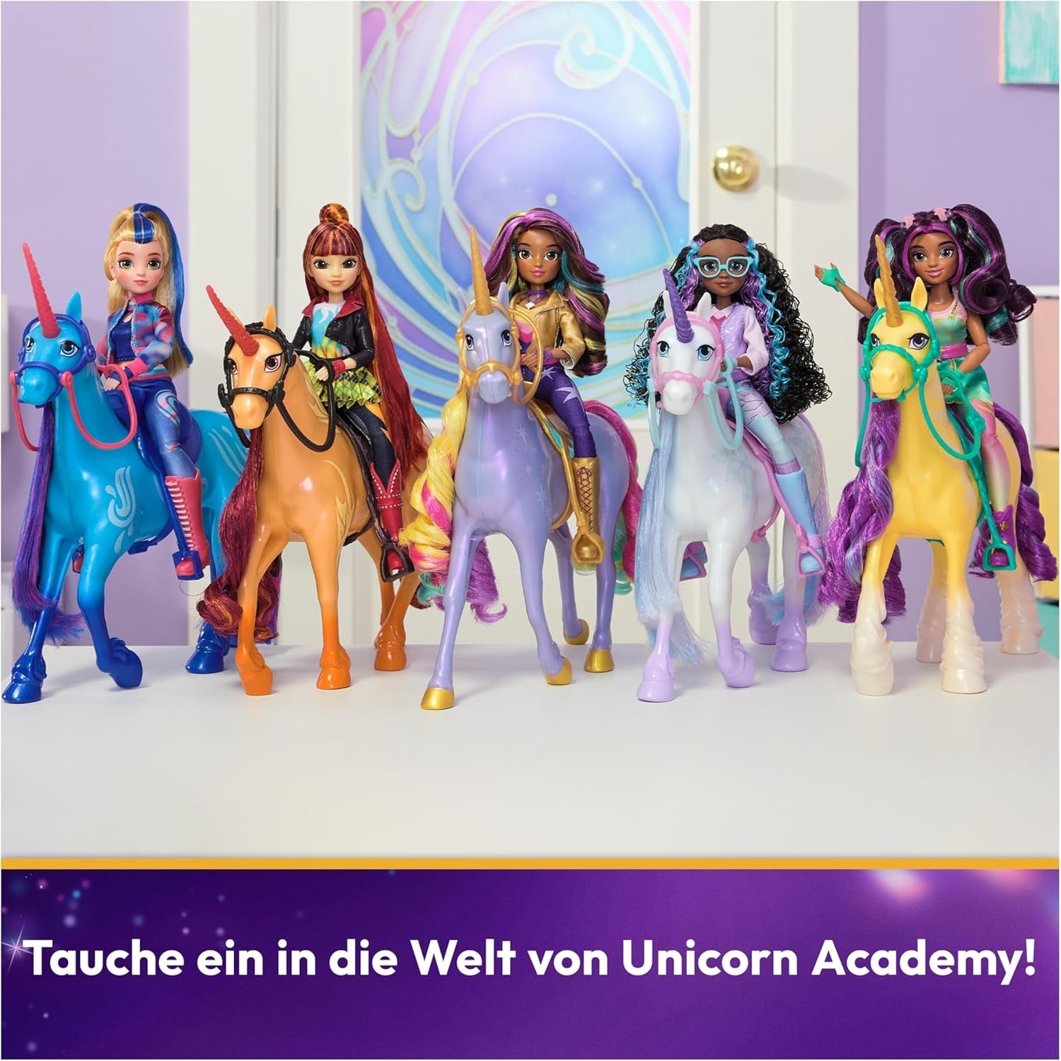 Unicorn Academy Valentina Doll - den originale dukke fra den populære Netflix-serie, er 24 cm høj og har 5 tilbehør til fantasifuldt rollespil, til børn fra 4 år og opefter