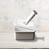 Emaljeret vakuum fødevareopbevaringsdåse | XL| 1,85L | 23,5 x 17,5 x 7 cm | holder maden frisk i meget længere tid | beskytter fødevarer mod bakterier og svampeangreb | uden vakuumpumpe Madopbevaringsbokse Naty Shop