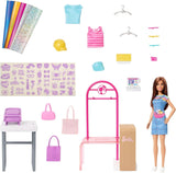 Barbie Fashion Boutique legesæt - foliemønsterdukke, over 150 originale looks, inkluderer 2 bluser og 5 folieark, tøjstativ og kreditkortlæser, 3+, HKT78
