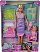 Simba Steffi Love School Day Teacher og Evi Student Dress Up Dukke med tavle, tre udskiftelige tavleudsigter, stol med åbningsbord, 29 cm, 3+