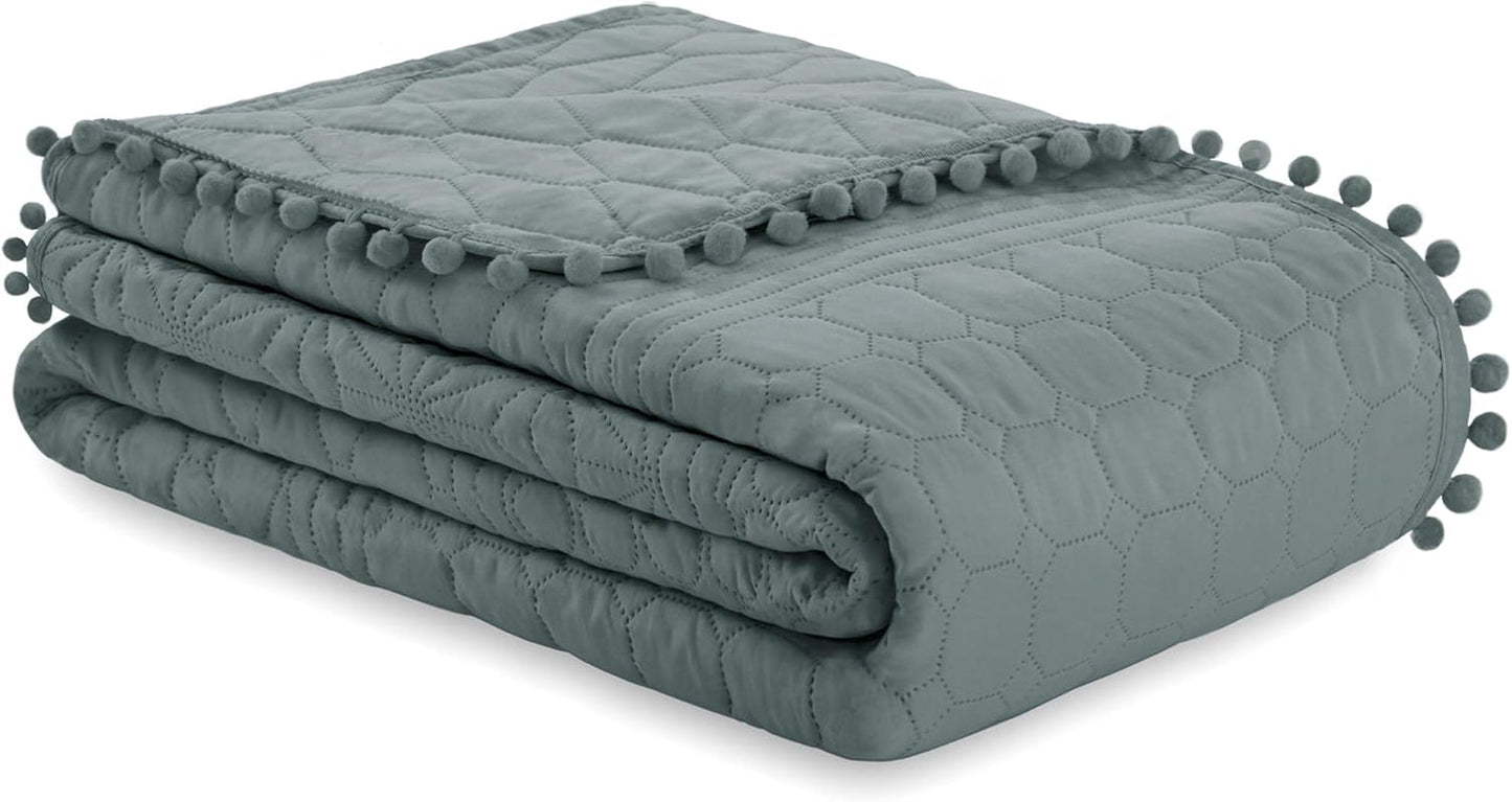 Ameliahome Sengetæppe med pomponer 220X240 Cm Dobbeltsidet sengetæppe Ultrasonic Quilting Polyester Meadore Grå Senge og Tæpper Besuche den AmeliaHome-Store