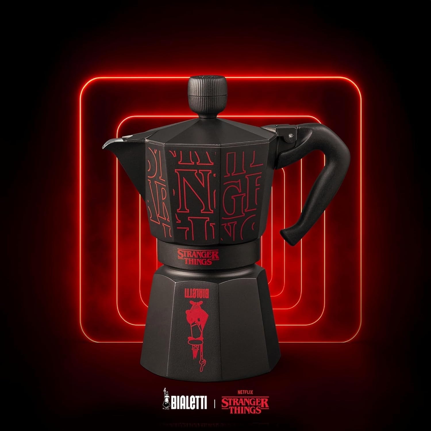 Bialetti Moka Express Stranger Things 6-kops kaffemaskine, musikknap med USB-C-opladningsfunktion, ikke egnet til induktionskogeplader, 6 kopper (270 ml), sort
