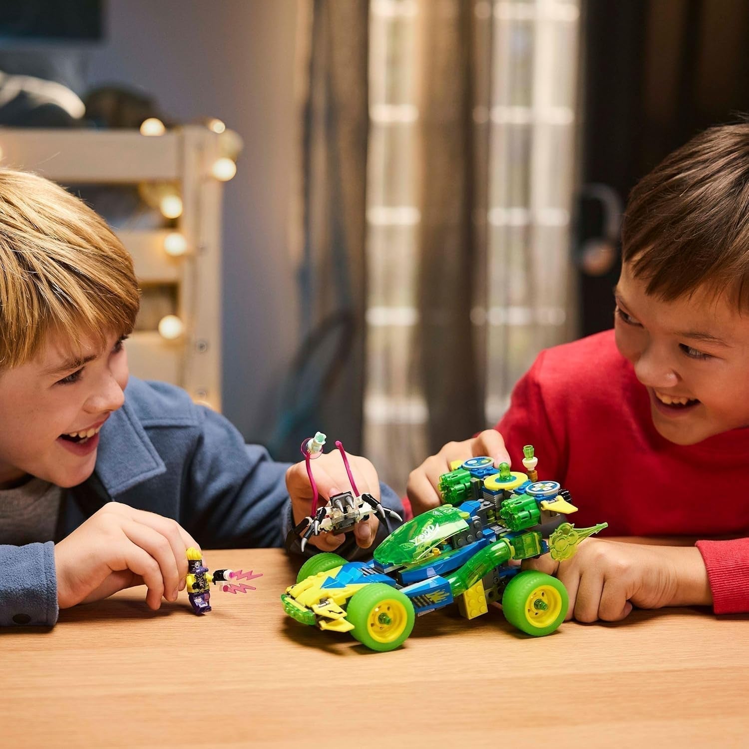 LEGO Dreamzzz Mateo med Z-Blob Action Racer, 2-i-1 Fantasy Legesæt med køretøjer, minifigurer og drømmevæsner til børn på 8+, gave til drenge og piger 71491 Byggesæt Beuche den LEGO-Store