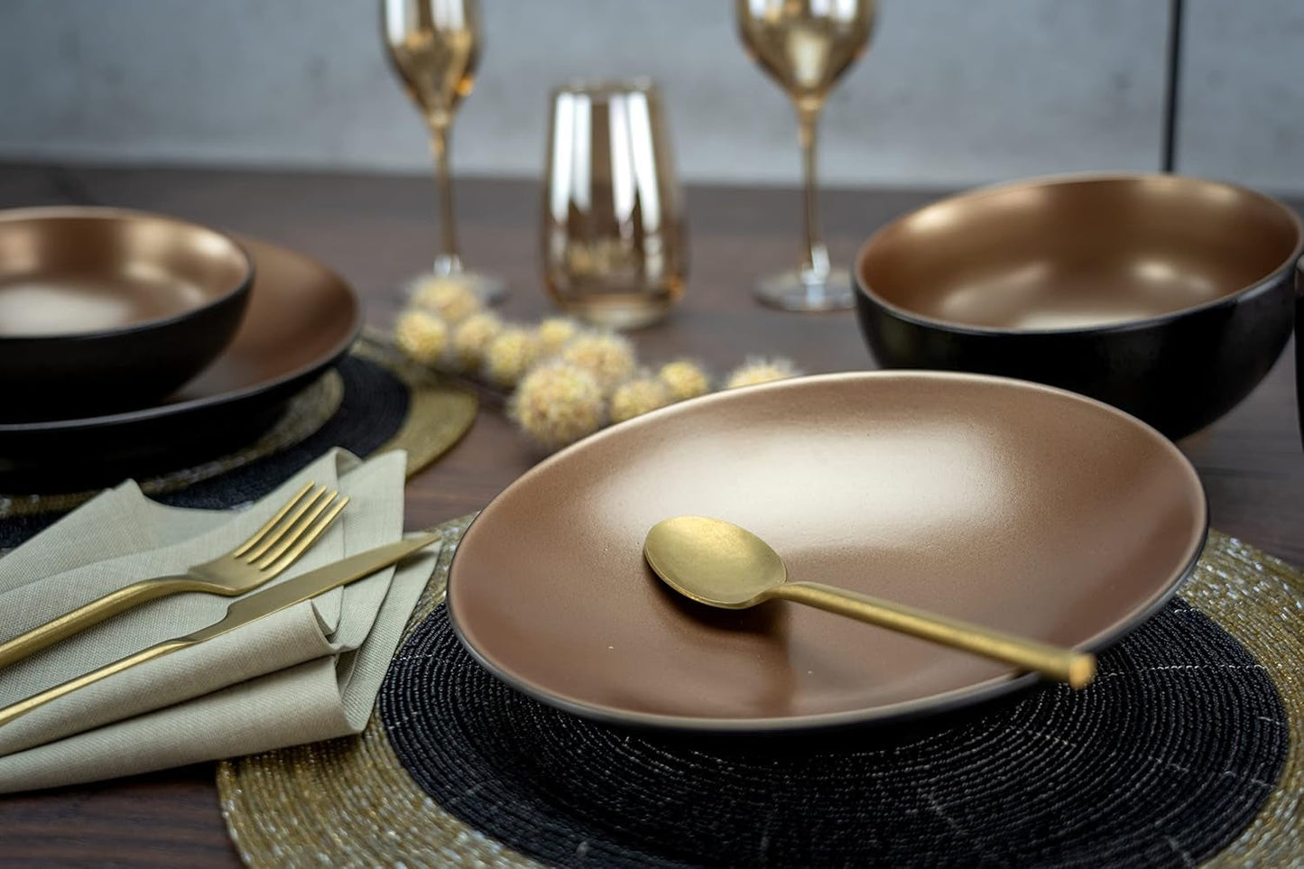 CreaTable, 23598, GLAMOR Series - Guld, 16-delt porcelænssæt, Porcelænskombinationsservice, Tåler opvaskemaskine og mikroovn, Kvalitetsfremstilling