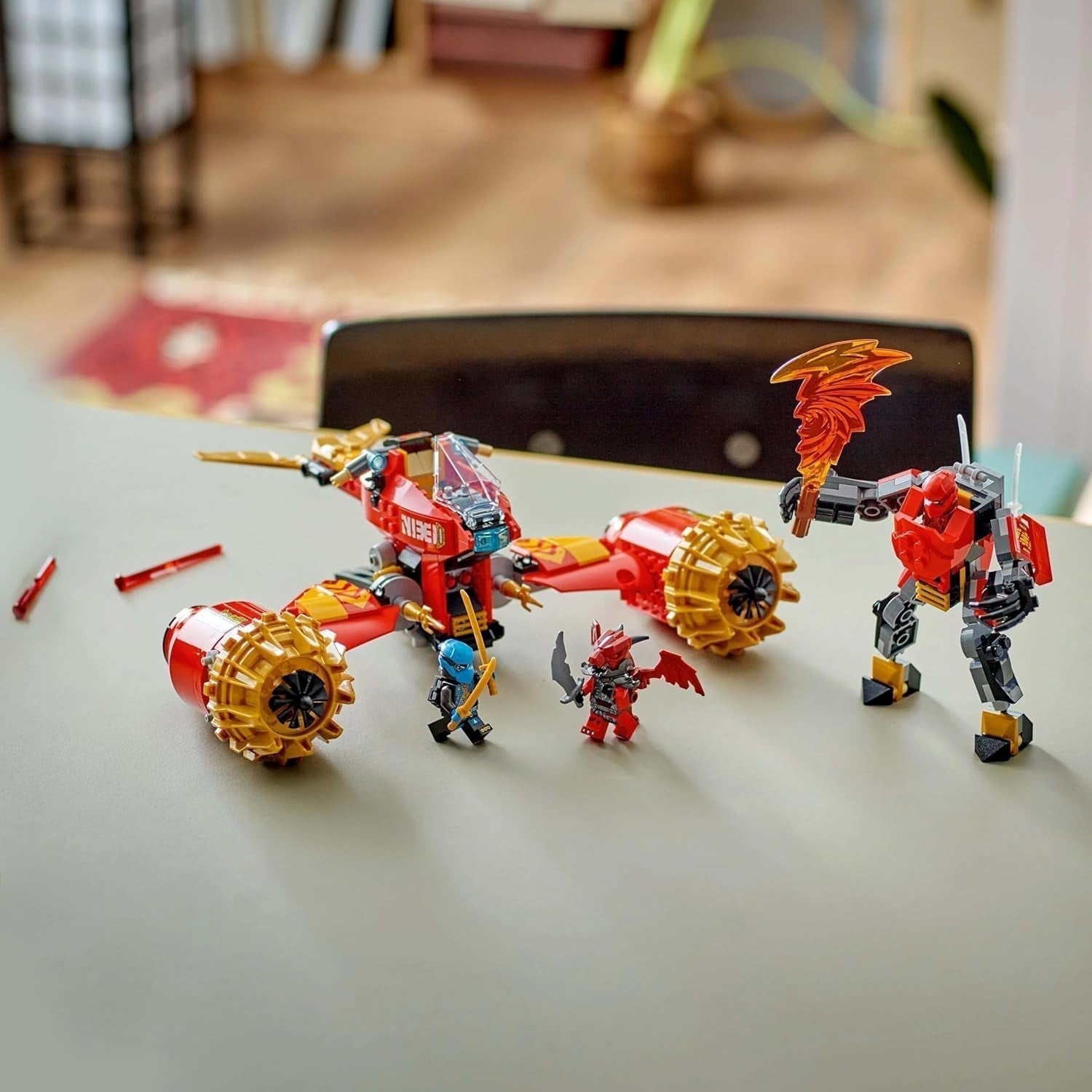 LEGO NINJAGO Kai's Storm Rider Mech - Flyvende motorcykellegetøj med 3 minifigurer - Mek med bevægeligt hoved, arme og ben - Byggelegetøj - Gave til drenge og piger i alderen 7+ 71830 Byggesæt Besuche den LEGO-Store