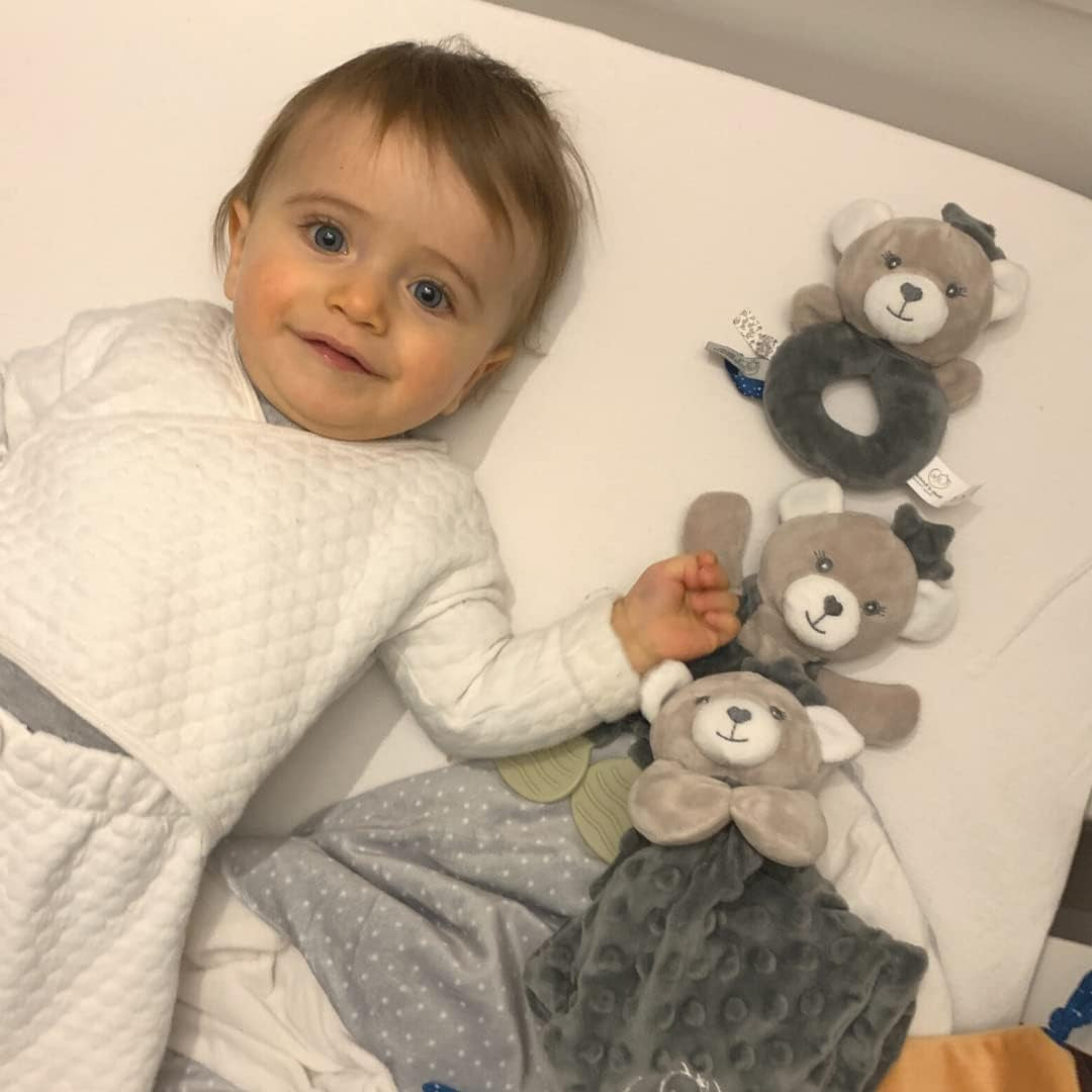 - Plyslegetøj med rangle - Bjørn - 012290 - Grå - Fleece - Fødsel - Blødt legetøj - Baby - Beroligende - Blødt - Vaskbar - 13 cm x 10 cm - Fra 0 måneder Babylegetøj Naty Shop