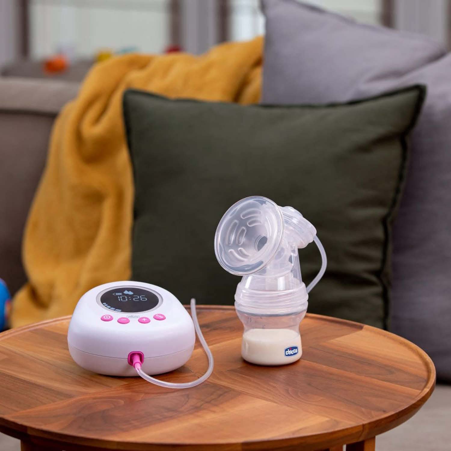 Chicco elektrisk brystpumpe med stimulerings- og ekstraktionsfaser, 10 intensitetsniveauer, behagelig og hurtig, ergonomisk form, med skrå patte og stram hætte, hvid, 150 ml Tilbehør Mad og amning Bebe Naty Shop