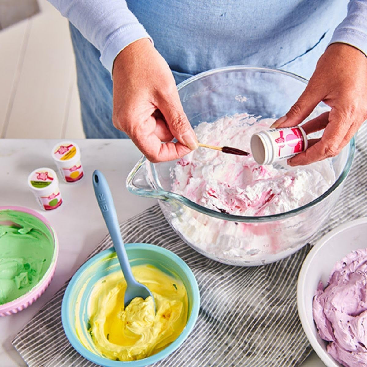 Funcakes Paste Colorants Madfarvesæt, 8 stykker: Koncentreret madfarve til dej, creme, fondant, marcipan, dej, modelleringspasta og blomsterpasta. Halal.