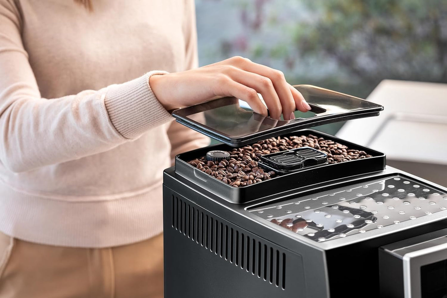 De'Longhi Magnifica S Smart ECAM 230.13.B Fuldautomatisk espressomaskine med mælkeskummer til cappuccino, espresso, kaffe og lang kaffe, direkte valgknapper og drejekontrol, 2-kops funktion, sort