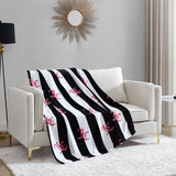 Juicy Couture Cabana Plys tæppe, 127,7 X 178,8 Cm, luksuriøst mikrofiber plys tæppe for maksimal komfort og hyggelig varme Juicy Couture senge og tæpper Sort 50"X70"