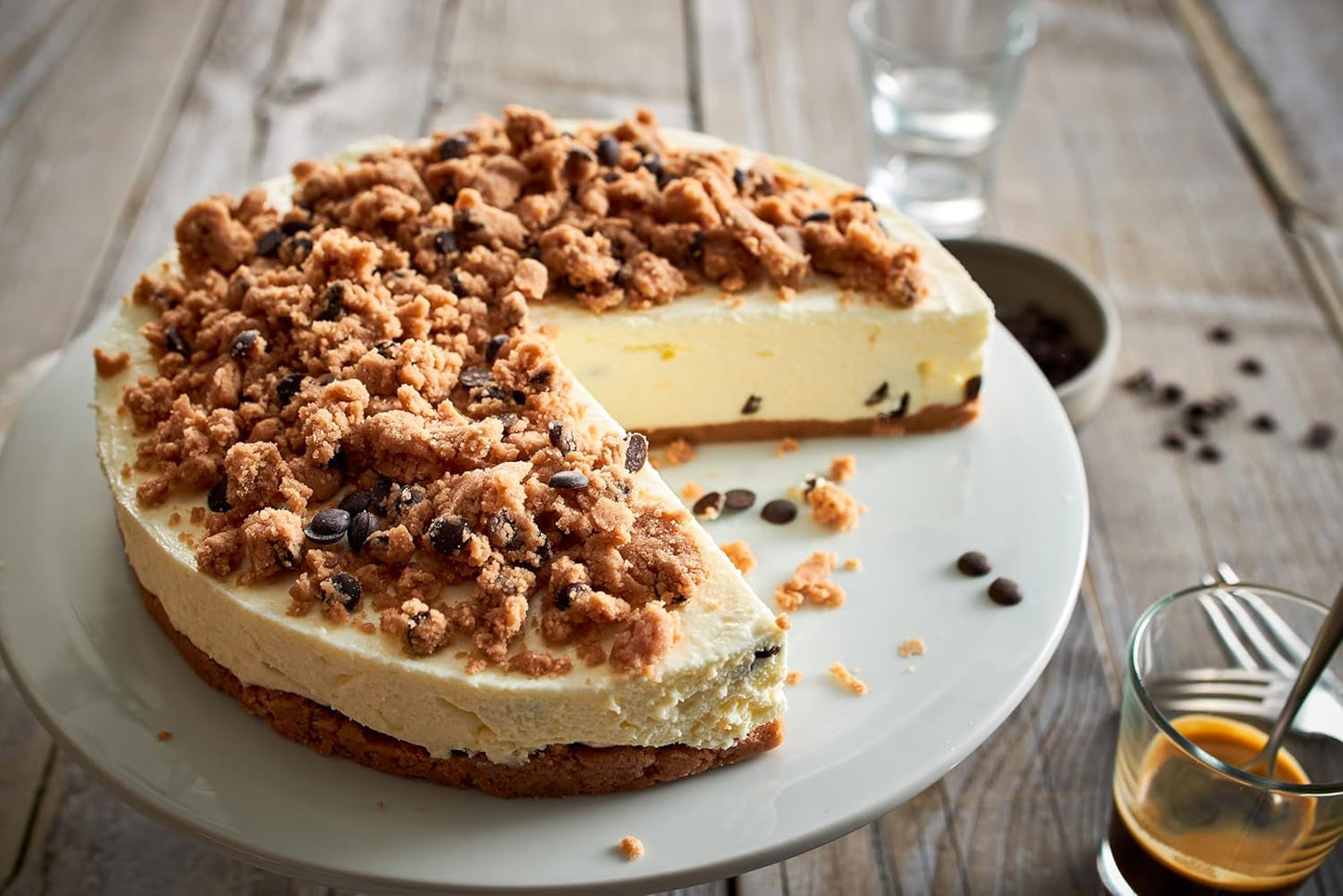 RUF Cookie Dough Cake Ohne Backen, Tortenboden Aus Keksteig Mit Frischkäse-Creme Und Schokoladenstückchen, Inkl. Kuchenform, 1X325G Blanding til bagning og madlavning Naty Shop