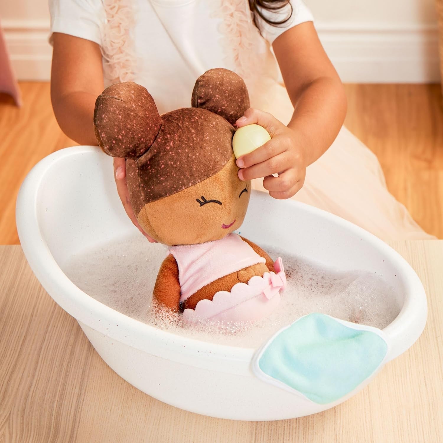 LullaBy – Dukkebadekar – Badekarsæt – Badelegetøj – Dukketilbehør – Realistisk vandleg – Børn 2+