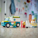 LEGO City Ambulance og Snowboarder, Ambulance Legesæt med legetøjsbil og 2 minifigurer, Snowboarder og Paramediciner Figur, fantasifuld gave til drenge og piger fra 4 år 60403 Byggesæt Besuche den LEGO-Store