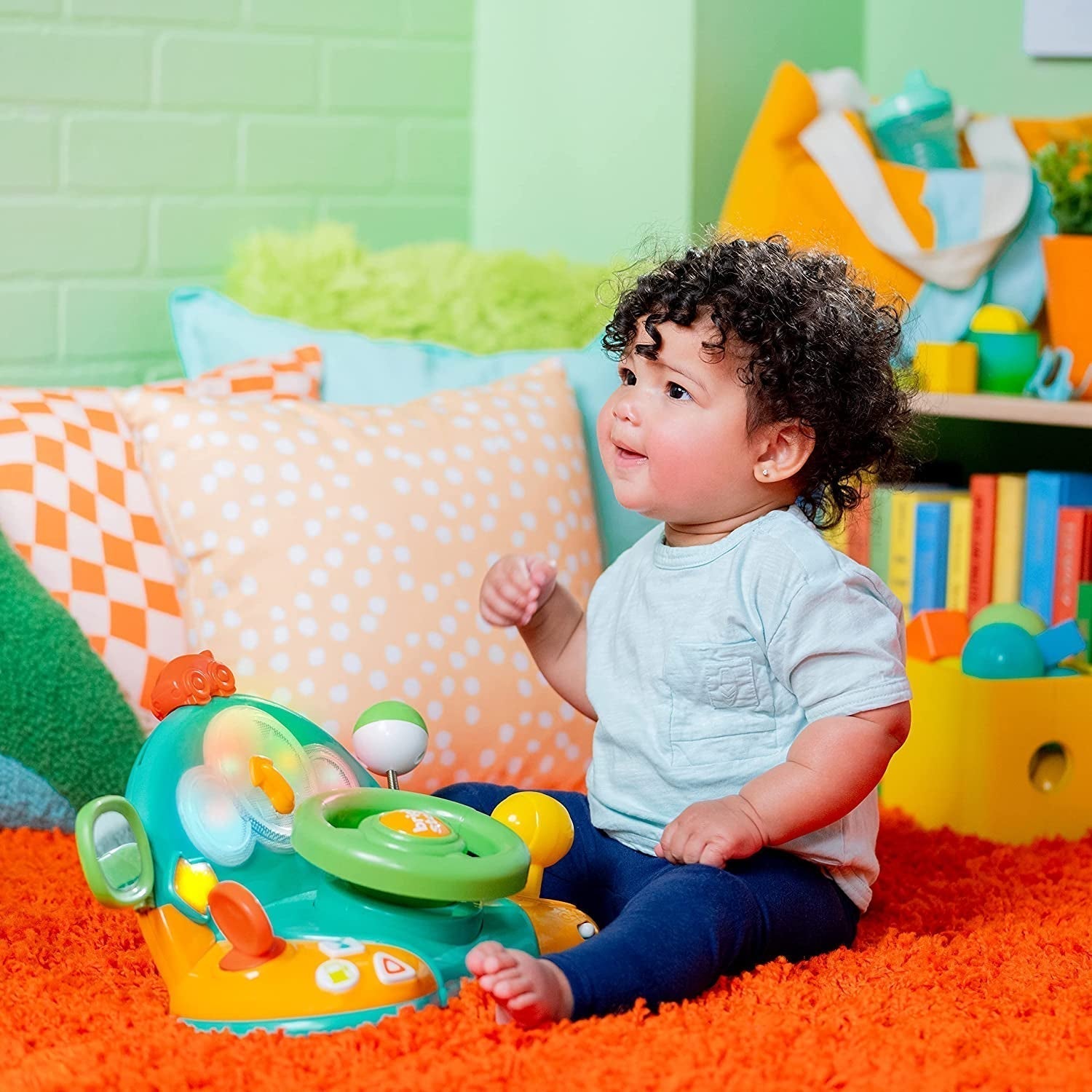Bright Starts, legetøjsrat, Lights & Colors Driver, med musik, bilstøj, blink, gearstang og mere Bebe Naty Shop Toys