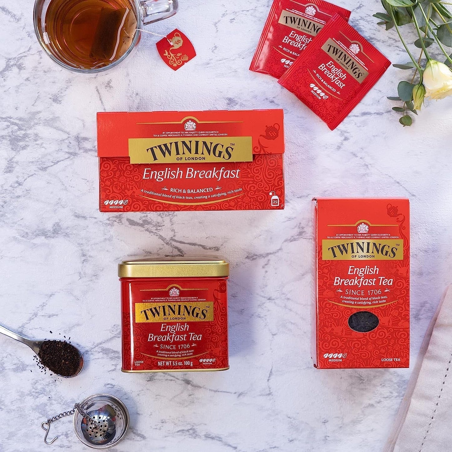 Twinings English Breakfast Tea Løs sort te i teæske Stærk sort te fra højkvalitets teblade plukket fra de bedste teplantager i Sri Lanka og Indien G, neutral, 100 gram