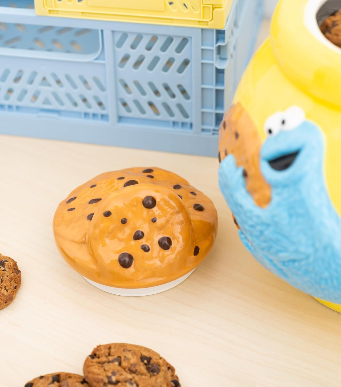 Grupo Erik Keramisk kagekrukke Sesame Street Cookie Monster - Småkagedåse med låg Stor 21,0 x 27,0 x 22,0 cm Opbevaringskrukke med låg Officiel Sesame Street Merchandise Mad Opbevaringsbokse Naty Shop