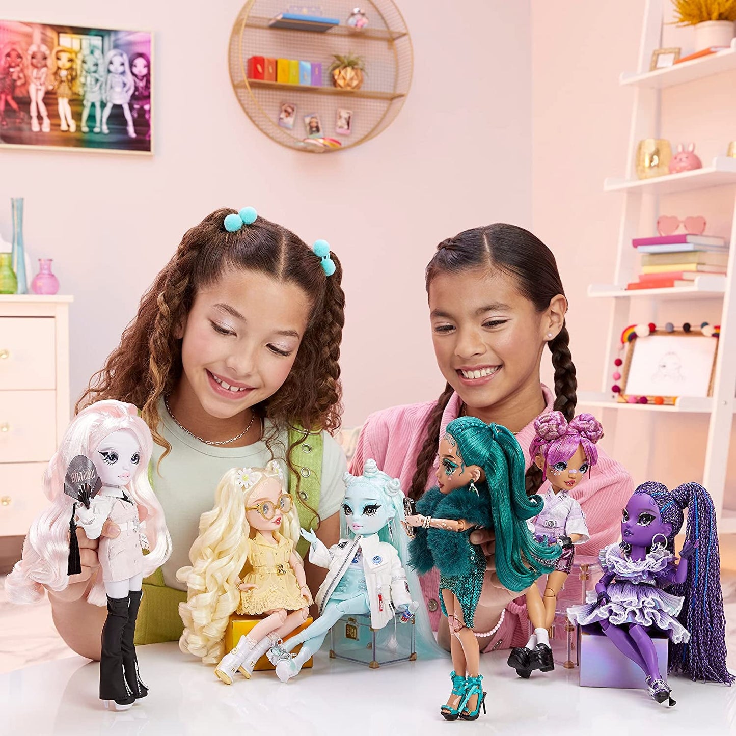 Rainbow High Shadow High - REXX McQueen - Moderigtig sort dukke med moderigtigt outfit og over 10 farverige legetilbehør - Ideel til samlere og børn i alderen 4-12 år
