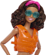 Barbie Surfer Doll med surfbræt og håndtag, håndklæde og radio til strandeventyr og historier, klips og ankelrem til realistisk surfing, fra 3 år og opefter, HPL69 Naty Shop Dolls