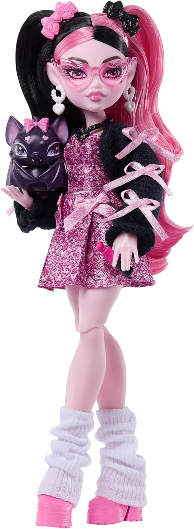 Monster High Doll Draculaura i lyserød kjole med sløjfer og sort cardigan med Count Fabulous Bat og 7 tilbehør inklusive Ramen, læbestift og taske, JHK29