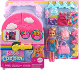 Barbie Chelsea dukke og garderobe legesæt med tøj og tilbehør, 17 dele sæt, foldbart til rejseleg og opbevaring, HXN03 Naty Shop Dolls