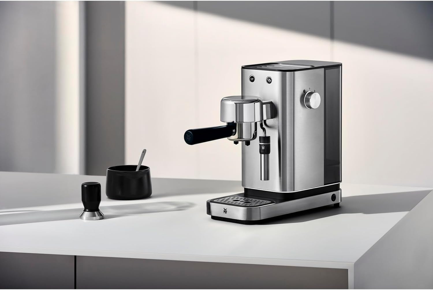 WMF Lumero espressomaskine, portafilter, 1400 watt, portafilter, 3 indsatser, til 1-2 espressokopper, inklusive til kapsler, 15 bar, kopholder, mælkeskummer, mat rustfrit stål