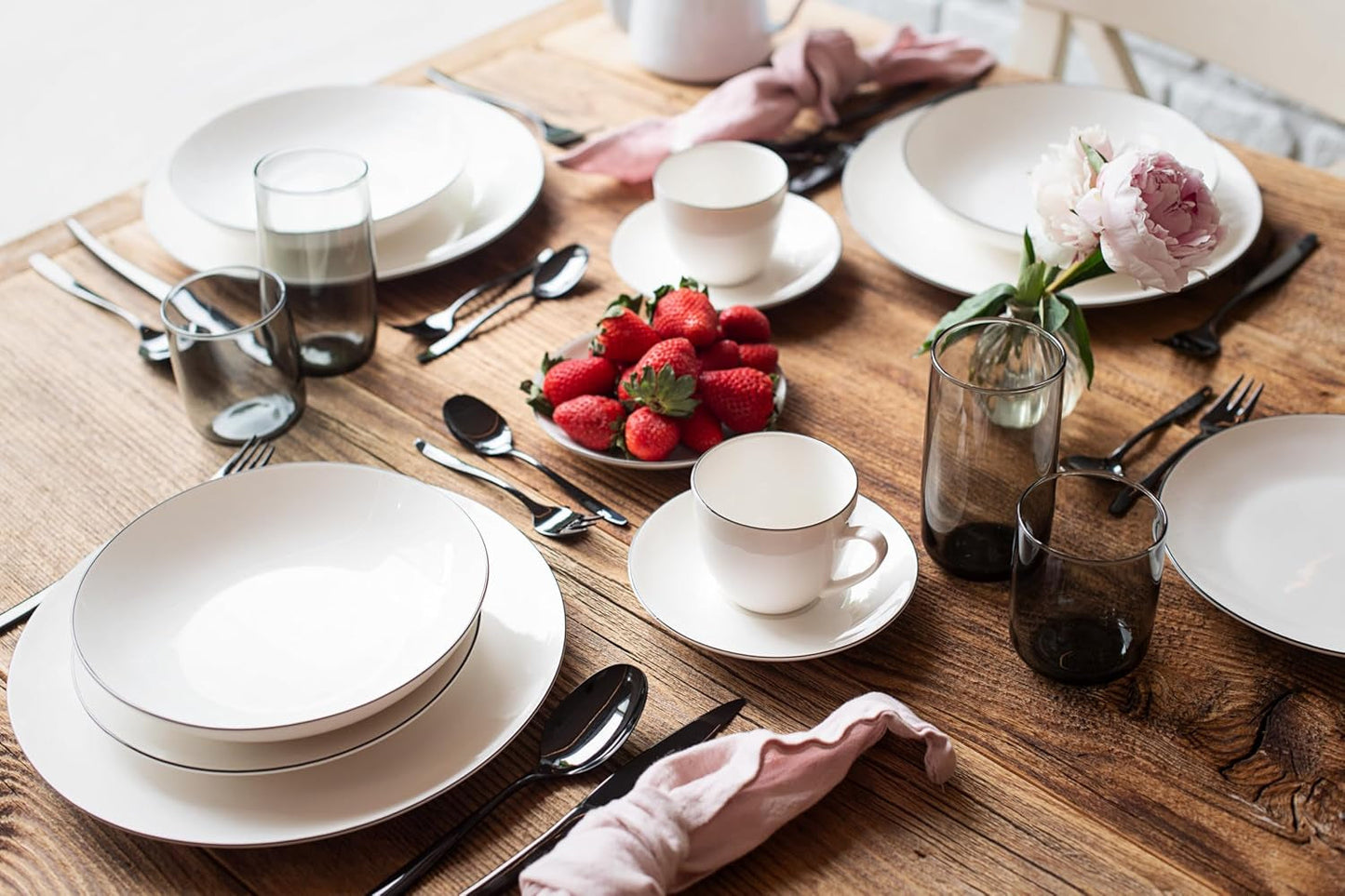 MÄSER Felise serie, elegant kaffestel til 6, tidløs, sort kant, porcelæn, hvid