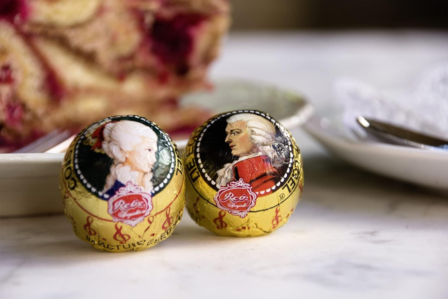 Reber Mozart Bolde - Konfekturepose med 8 stykker - Ægte Reber Mozart Bolde Mørk Chokolade, Marcipan & Nougat - 1 x 160g