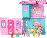 Barbie Chelsea dukkehus med 15+ tilbehør, pop-up-hus udvides til over 42 x 33 cm med 5 legeområder og en rutsjebane, med en lille dukke og en hund, JFW49