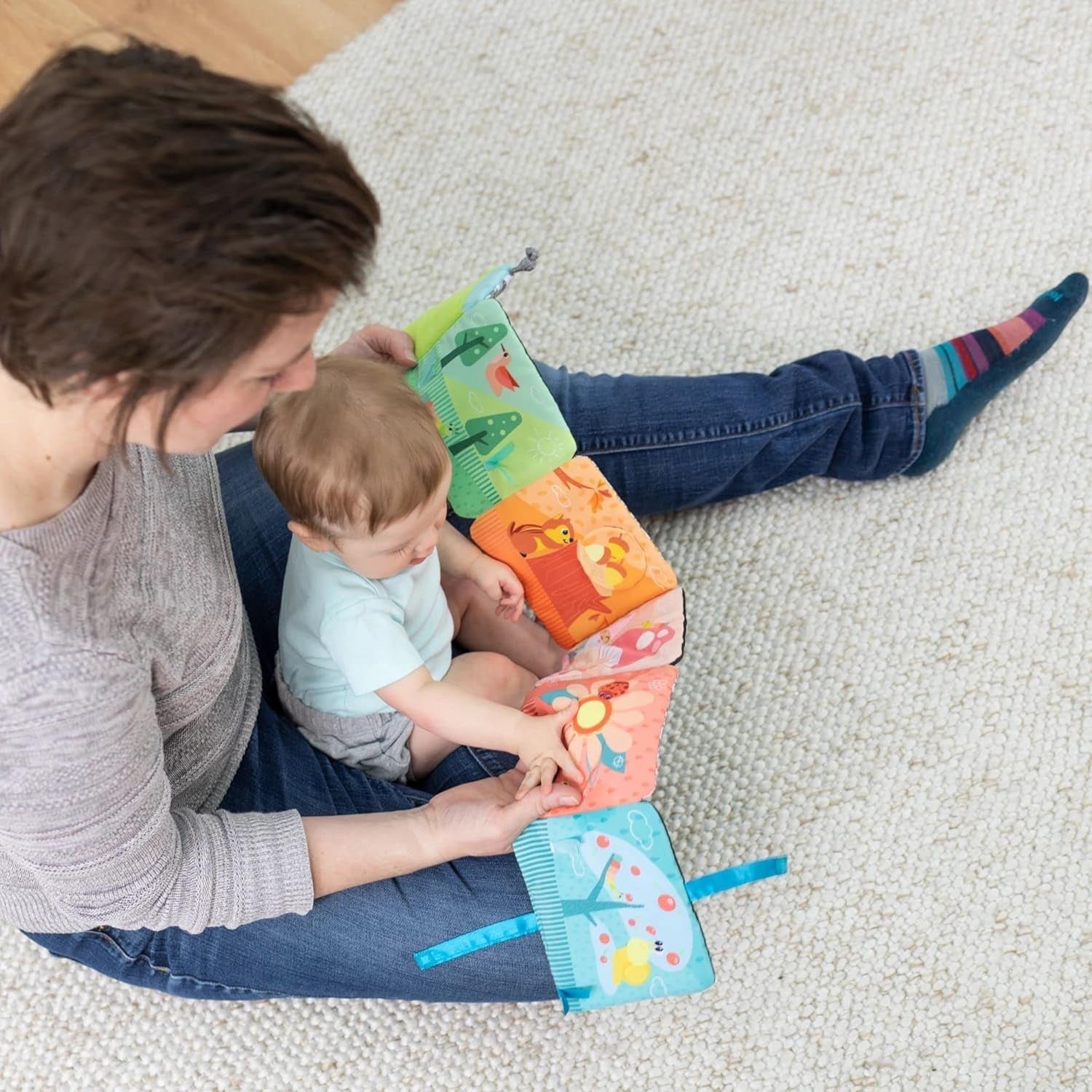 Lamaze Colorful Caterpillar Ride, Newborn Legetøj, Baby Sanselegetøj med Farver og Lyde, Udviklingslegetøj i 6 Måneder Drenge og Piger, L27463 Baby Legetøj Naty Shop