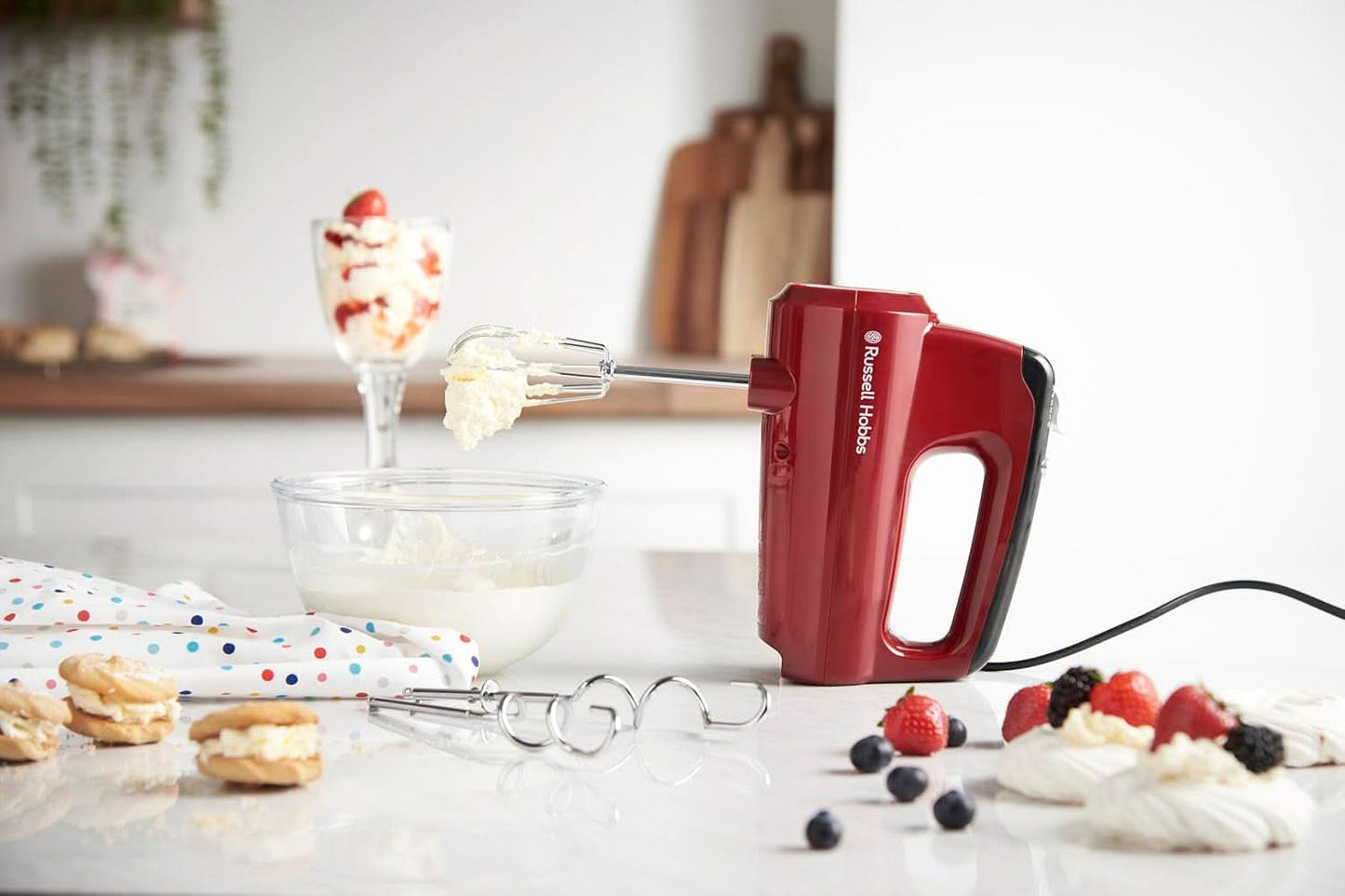 Russell Hobbs Håndmixer [Handrührgerät] Desire Rot (5 Geschwindigkeitsstufen+Turbofunktion, 2 Spülmaschinengeeignete Rührbesen & Knethaken, Auswurftaste, Aufrechte Parkposition) Håndrührer 24670-56 Kitchen Naty Shop