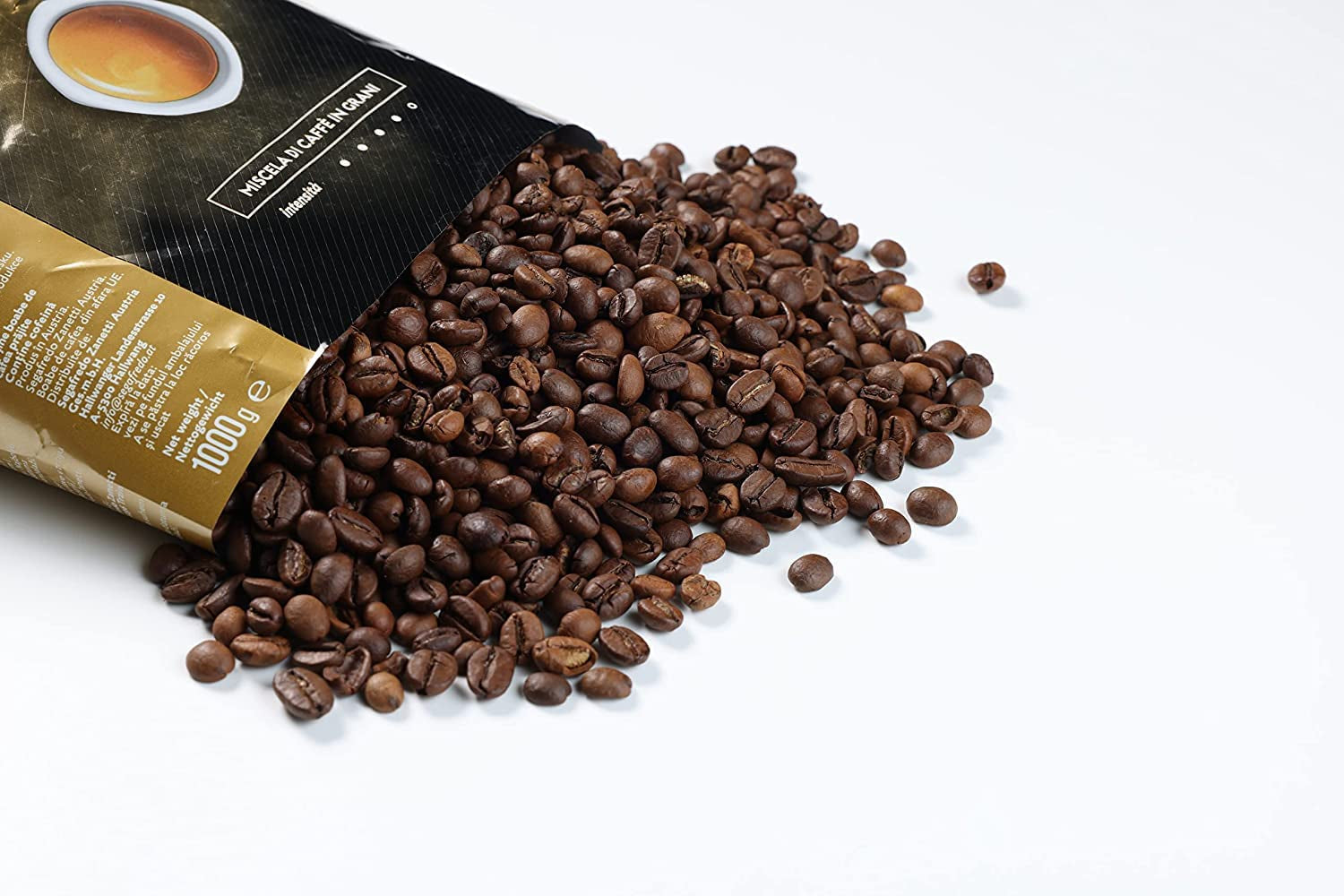 Segafredo Zanetti Selezione Espresso - Hel bønne (1 kg pakke) - Velegnet til alle italienske kaffespecialiteter - Mellem til mørk ristet, stærk og intens smag