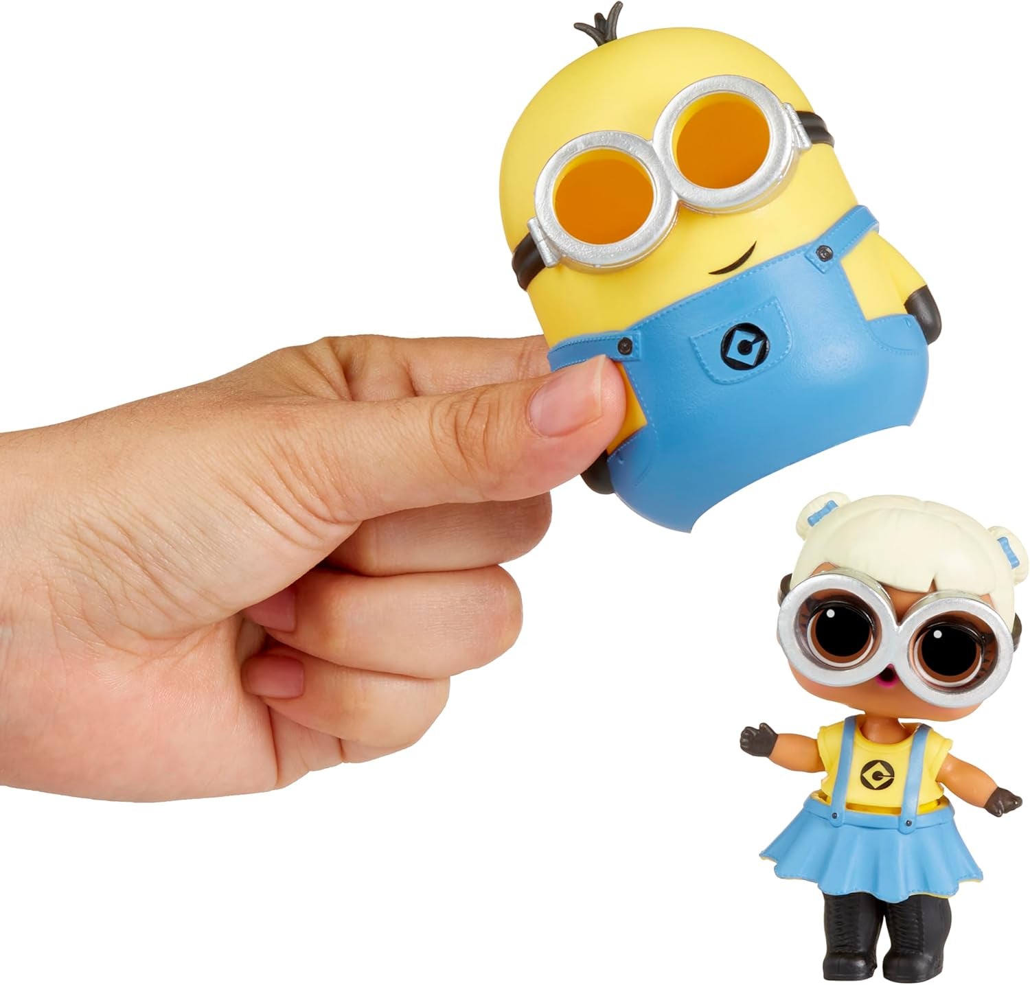 LOL overraskelse! Loves Minions Tots - Indeholder 1 dukke med outfit og tilbehør, Minions inspireret bold, skjult emballage, 6 samledukker