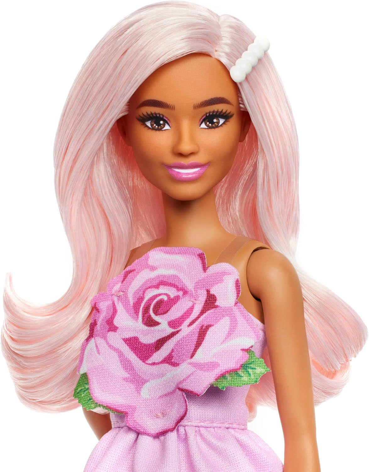 Barbie Fashionista dukke nr. 238 med pastellyserødt hår, stropløs kjole med pink overdel, perlehårklemme og høje hæle og hårspænder, HYT94