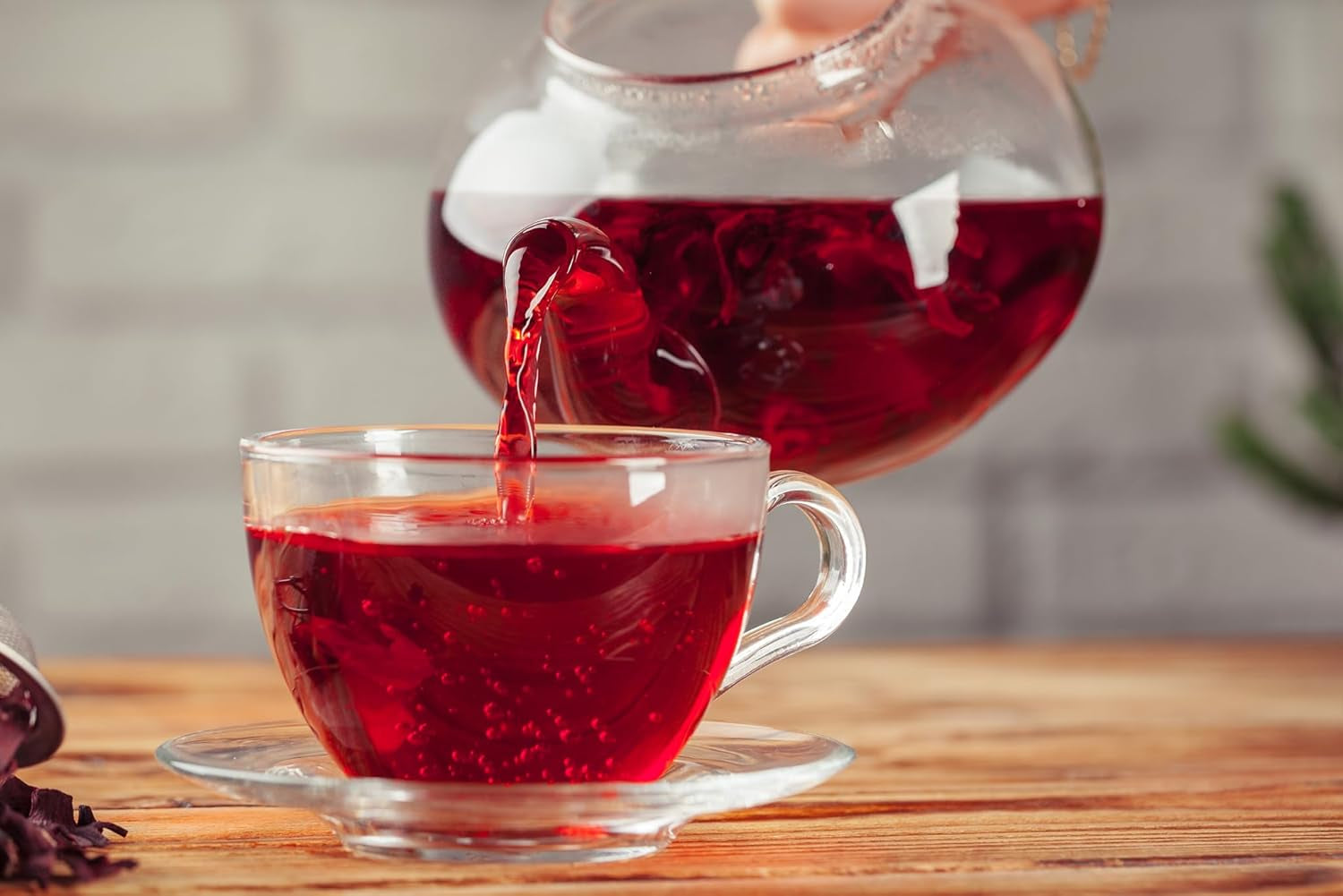 Babcia Jagoda - Frugtte "Fruchtige Verführung" - 20 teposer - Med hibiscus, æble, aronia, brombær, hyben, appelsinskal - Intens frugtsmag, koffeinfri, vegansk, naturlig, Cay - 40G