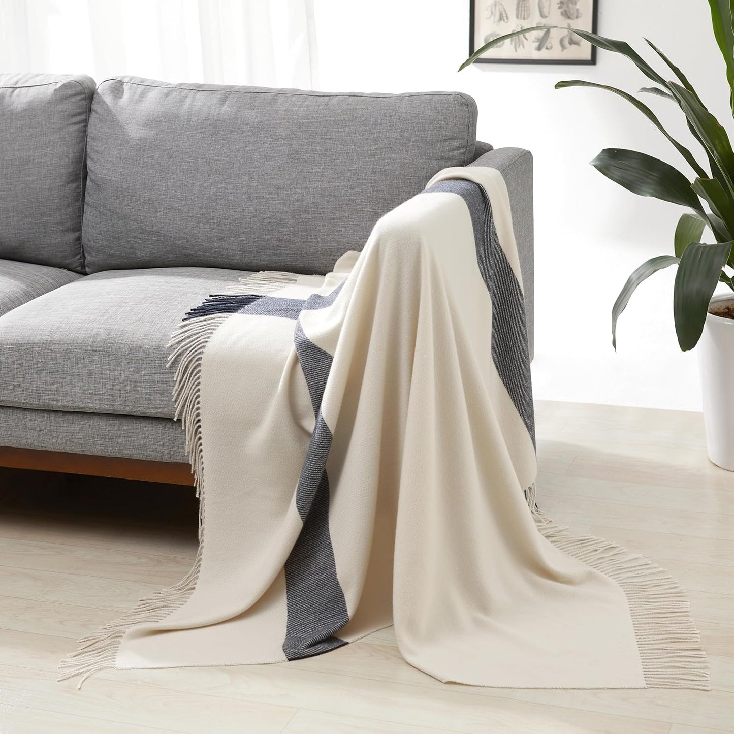 Amazon Basics tæppe, let, genbrugspolyester, Room Decor Hyggeligt tæppe, 127 X 152 Cm, elfenbenshvid med blå ternet Senge og tæpper Besuche den Amazon Basics-Store Elfenbenshvid med blåternet mønster