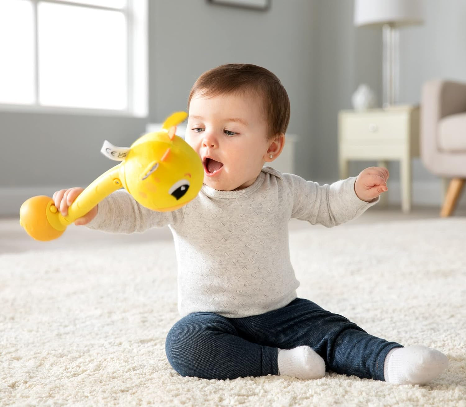Lamaze L27471 Crazy Giraffe, nyfødt legetøj, farve babysanselegetøj, gave til nye forældre, udviklingslegetøj til drenge og piger fra 12 måneder Babylegetøj Naty Shop