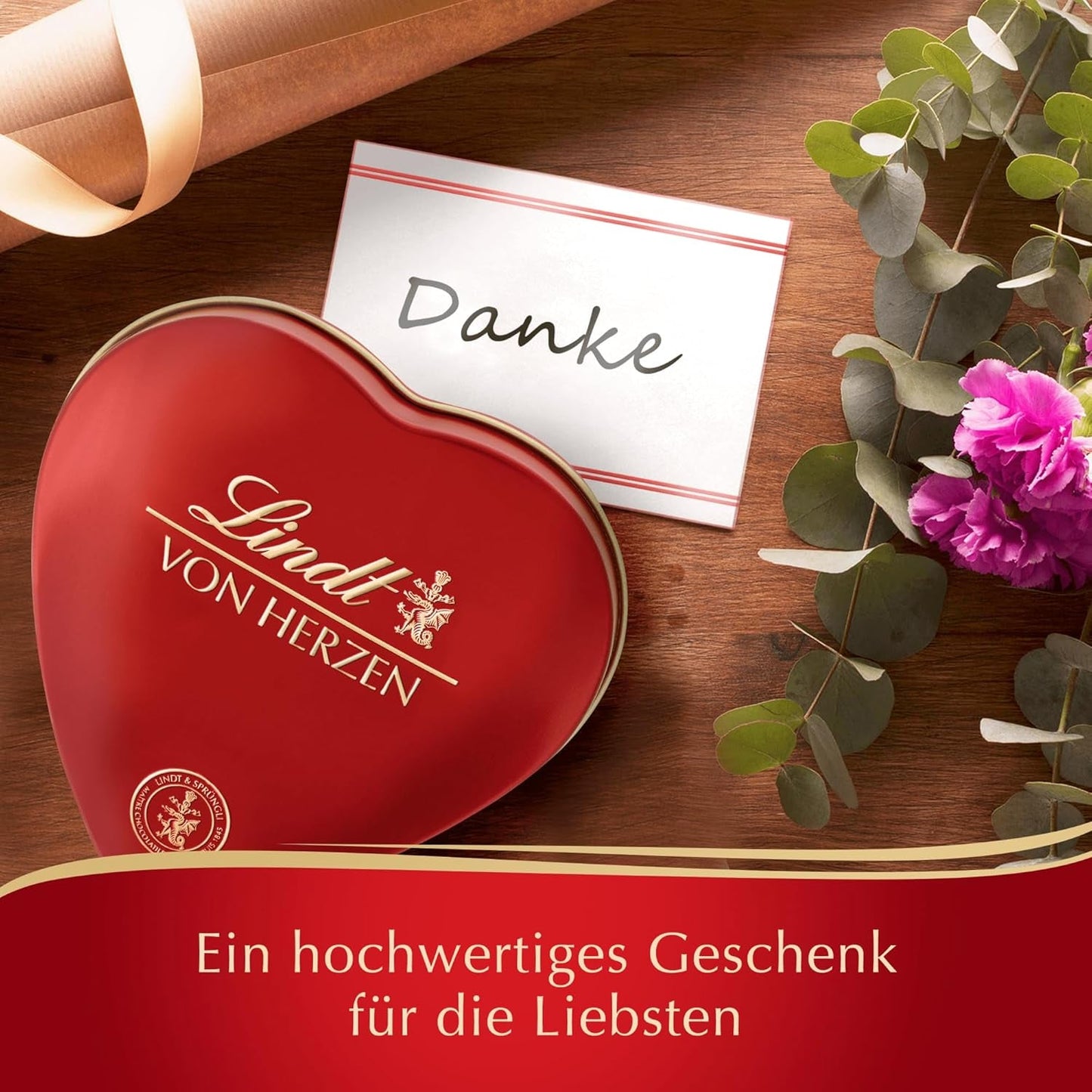 Lindt Chokolade fra hjertet | 30 g | 6 praliner i Marc de Champagne, Coeur à l'Orange, Crispy Milk Chocolate, Orange Marcipan i en smuk hjerteformet æske | Gave af chokolade | Chokolade gave