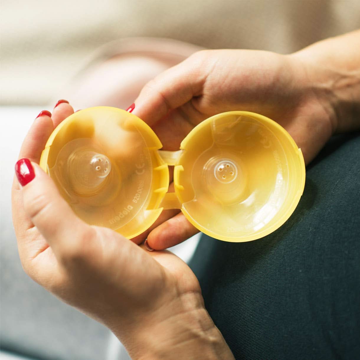 Medela 200.1631 Nipple Shield, flerfarvet Tilbehør Mad og amning Bebe Naty Shop