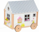 Goki 51477 - Lille Hygge træ- og tekstilhus til minidukker, bevægeligt dukkehus i skandinavisk stil, 38 cm x 27 cm x 33 cm, sæt med 40, 3+ dukkehuse Naty Shop